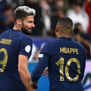 星空电竞官网-摩纳哥组首秀效果佳，德尚重组中场or搬俱乐部套路